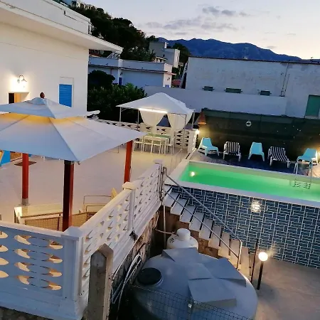 Seaside Marina Retreat: 2br With Pool & Beach Access Apartment