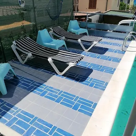 Apartment Seaside Marina Retreat: 2br With Pool & Access