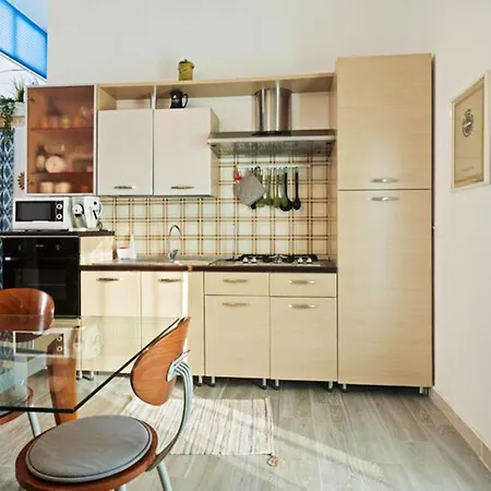 Seaside Marina Retreat: 2br With Pool & Access *
