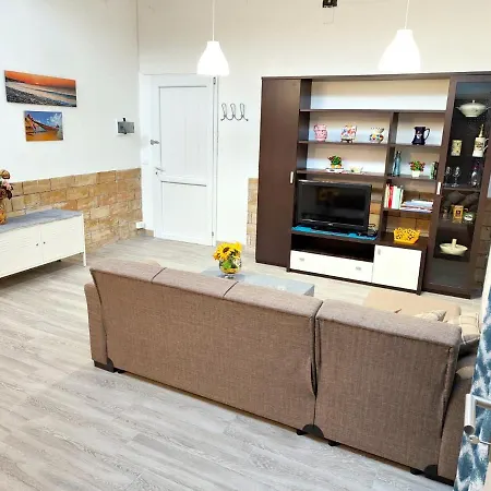 Seaside Marina Retreat: 2br With Pool & Access Alcamo Marina